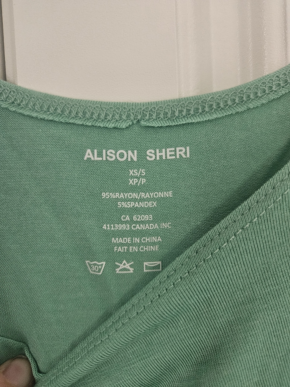 3/$20 Alison Sheri Top - Picture 3 of 3